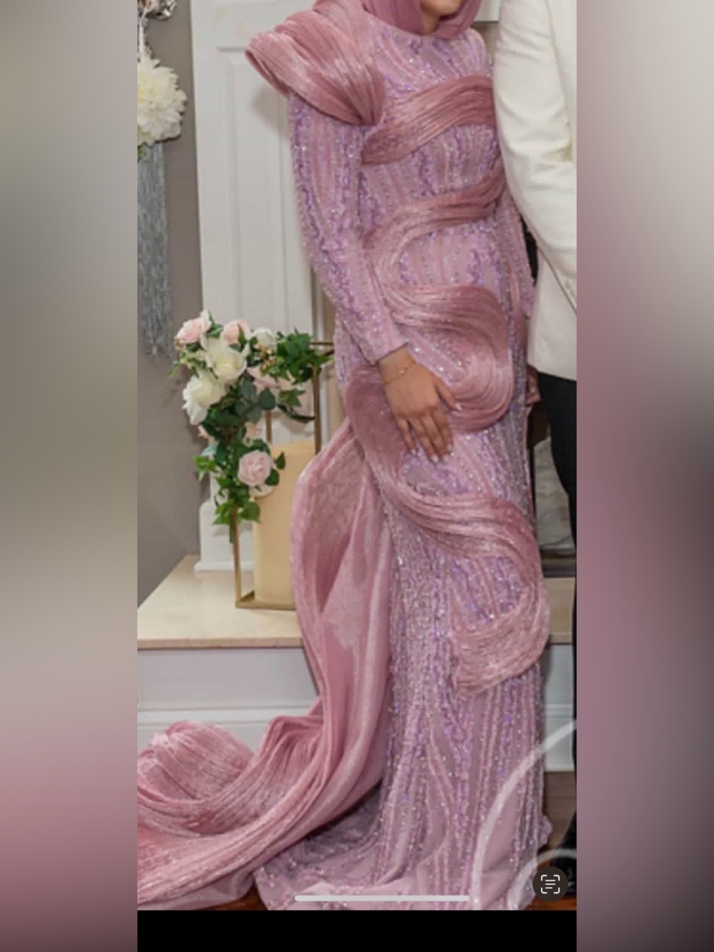 Elegant Pink Long Sleeve Evening Gown